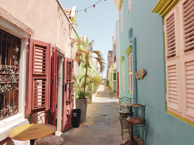 De kleurrijke straten van Curaçao