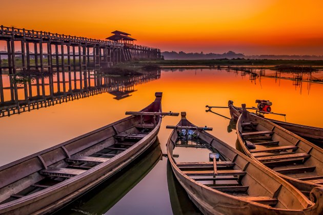 Zonsopkomst bij de U Bein brug