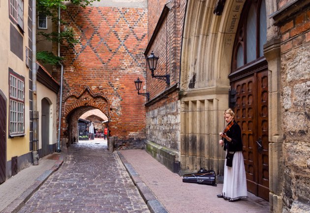 Eenzame klanken in een oude stad