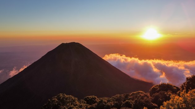 Geniet van de ondergaande zon op Cerro Verde