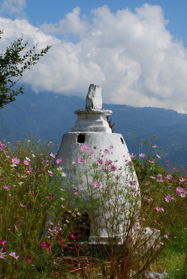 Oude Stupa bij Tashiding klooster