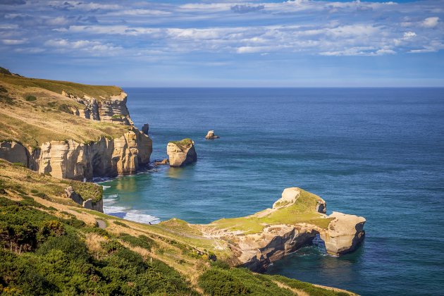 Tunnel beach