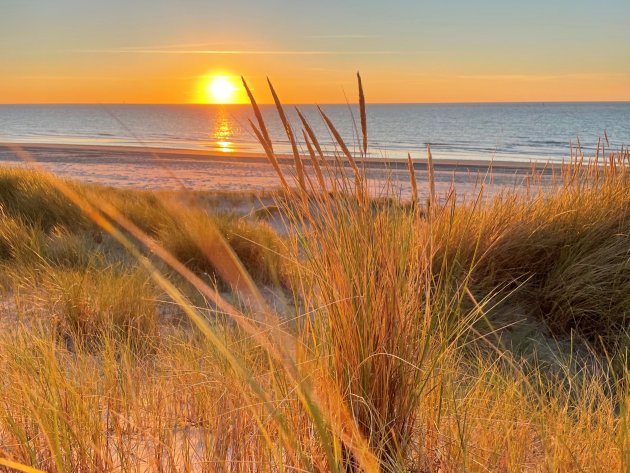 Genieten van de zonsondergang op Vlieland