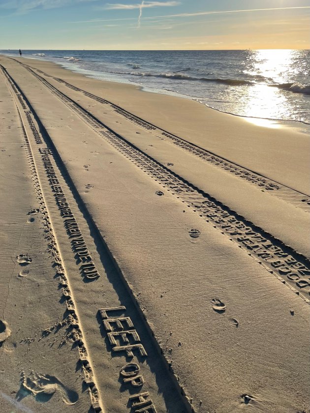 Gedichten in het zand