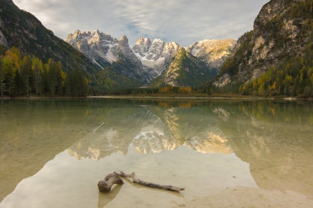 De spiegel van Lago di Landro