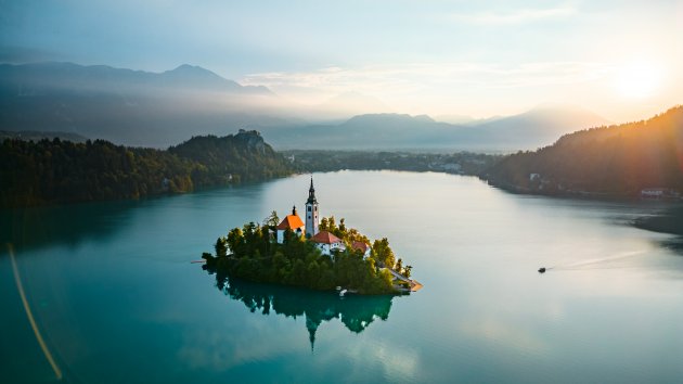 Zonskomst bij Lake Bled