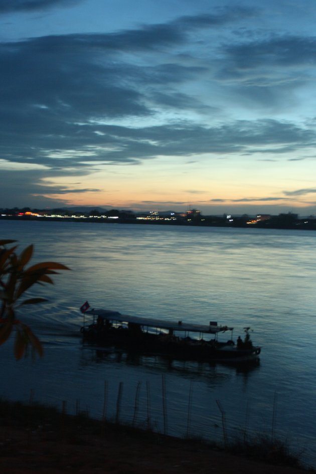 Zonsondergang aan de Mekong