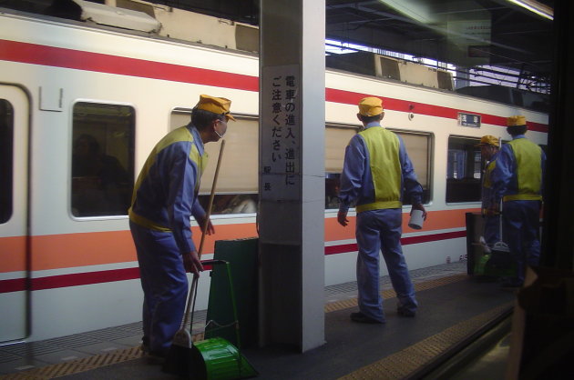 treinschoonmakers klaar in aktie