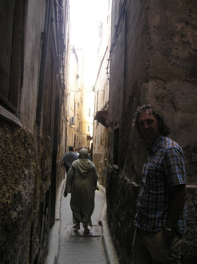 Nauwe straatje in Medina Fes