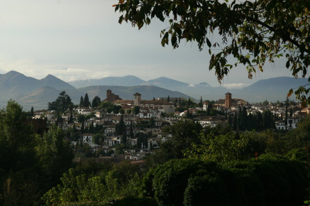 Uitzicht over Granada vanuit het Alhambra