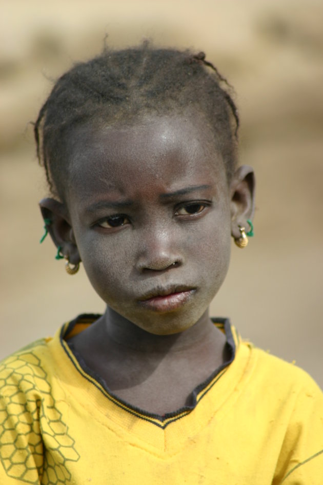 meisje langs de Niger