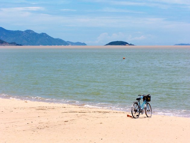 Verlaten strand van Nha Trang