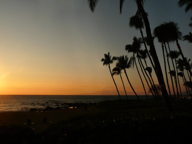 Tropische zonsondergang op Maui