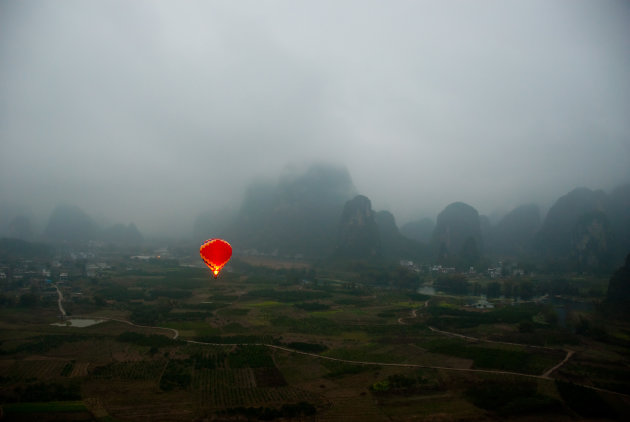 Ballon in de mist