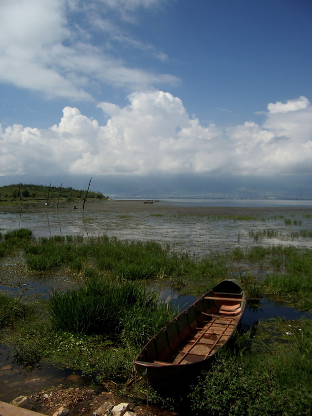 Bootje in de ochtendzon