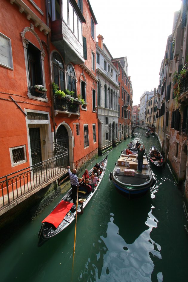 Venetië verkeerschaos in de gracht...