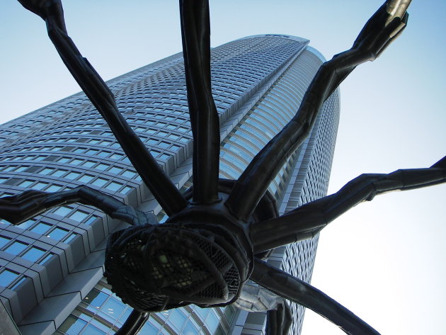 De spider bij Roppongi Hills