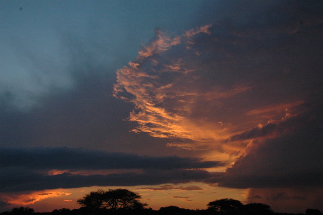 Onweer boven de Kalahari