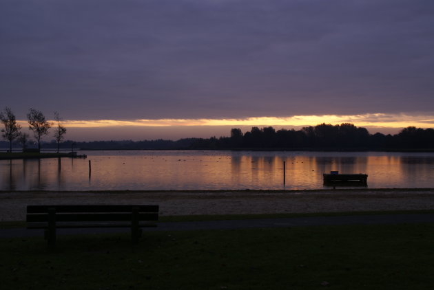 zonsopgang aan het Paterswoldsemeer