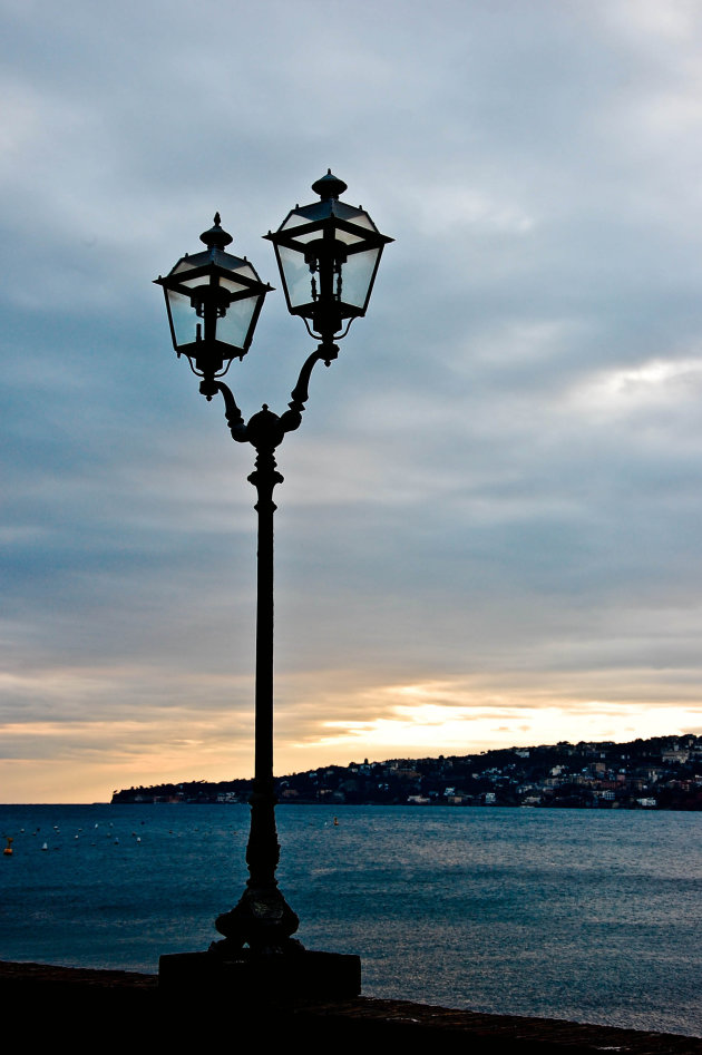 Zondsondergang in Napoli