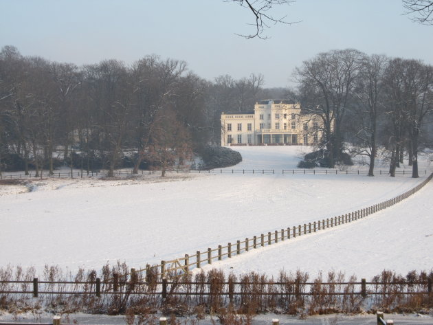 Witte vila in park Sonsbeek