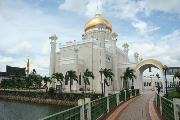 Sultan Omar Ali Saifuddin-moskee