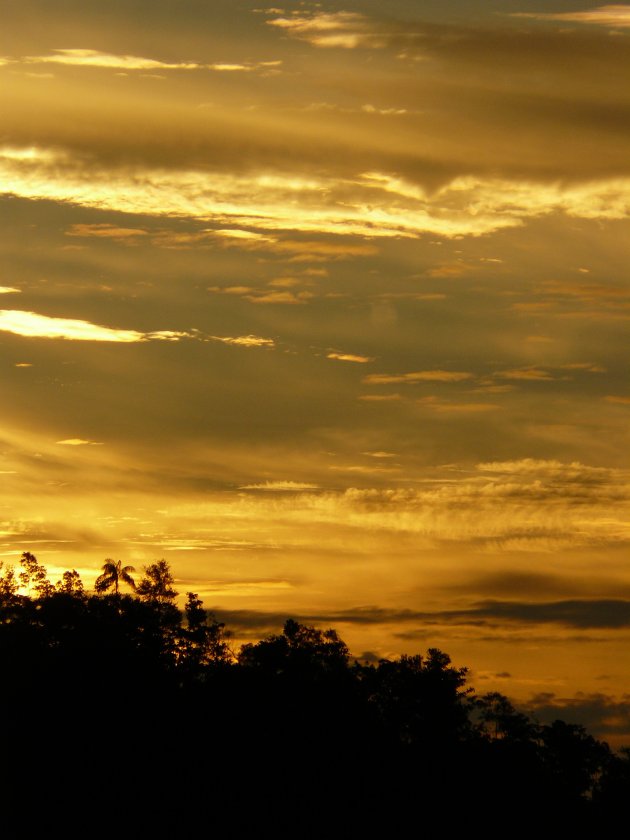 Zonsondergang tijdens riviersafari