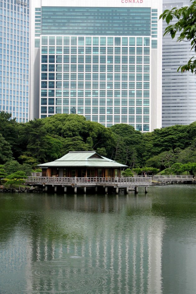 theehuis in Hamarikyu park in Tokio