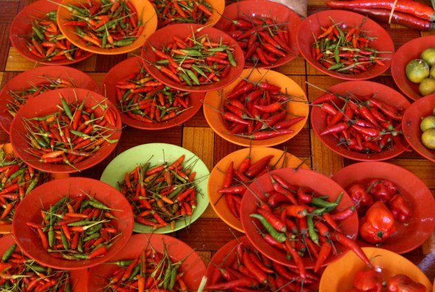 Pepertjes op een markt op Borneo