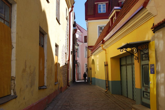 kleurig steegje in Tallinn