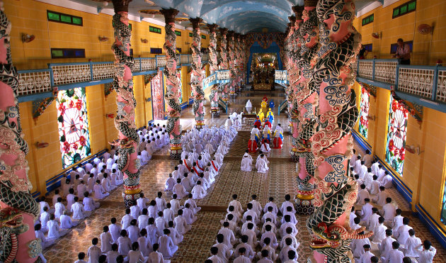 Oecumenische dienst in de Cao Dai tempel