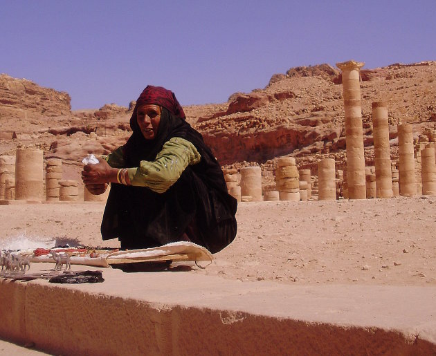 Sieradenverkoopster in Petra, Jordanië