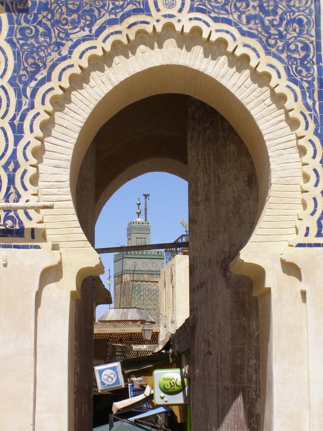 Doorkijk naar de medina van Fes