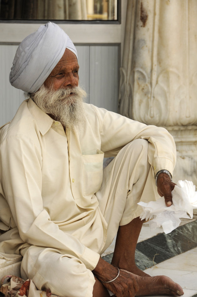 Pelgrim in de Gouden Sikh Tempel.