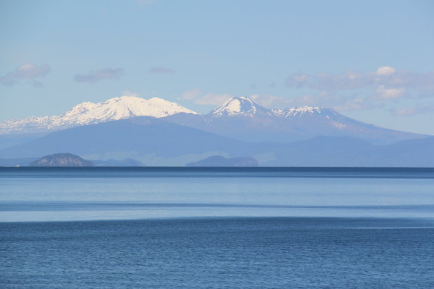 `lake taupo met vulkanen