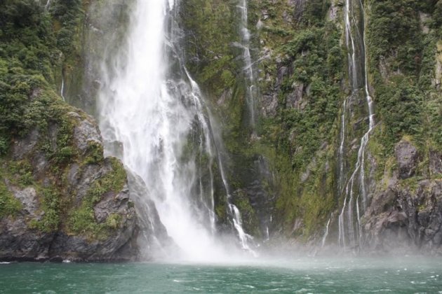 Waterval bij Milford Sound 