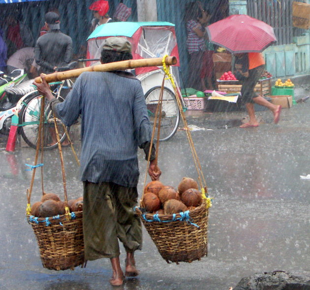 tropische regenbui