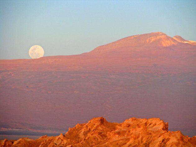 Zonsondergang én volle maan, San Pedro de Atacama