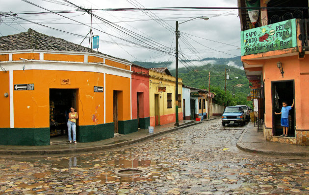 Na de regenbui in Copan Ruinas