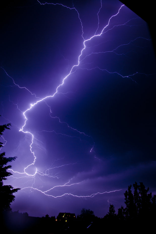 Wat een energie! Onweer in Leeuwarden op dinsdag 28 juni 2011. 