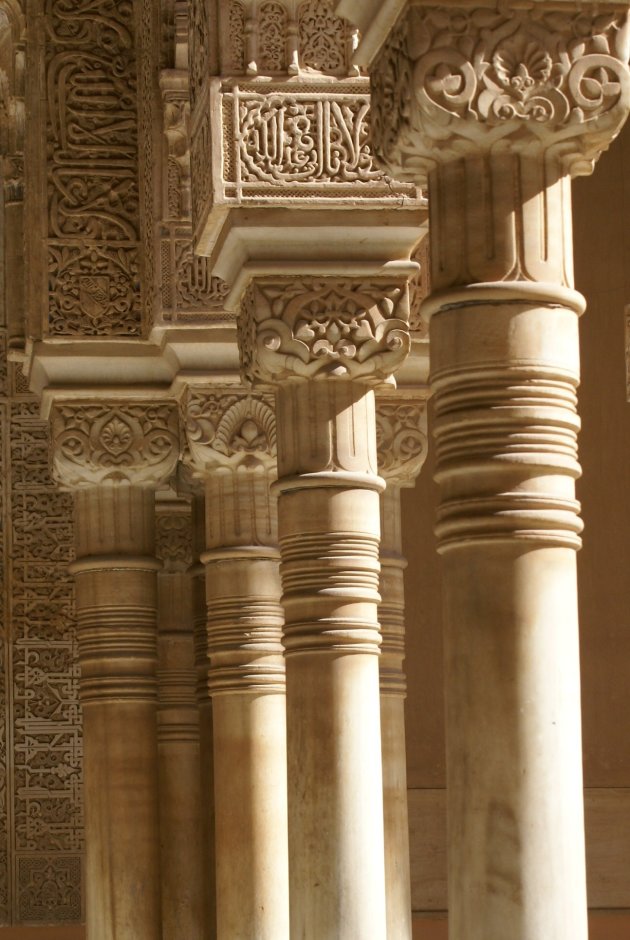 Pilaren in het Alhambra