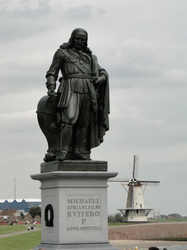 standbeeld Michiel