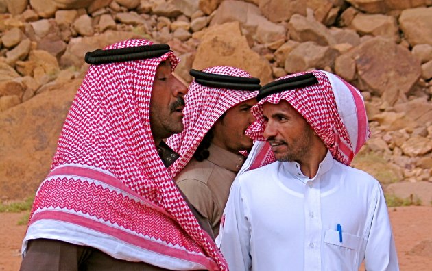 3 mannen met hoofddoek