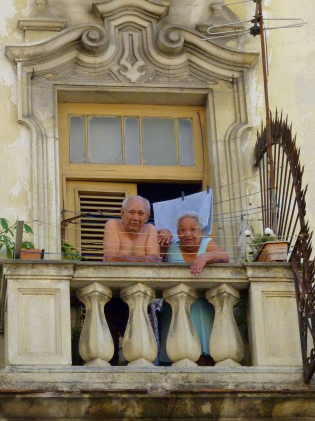 Echtpaar op balkon