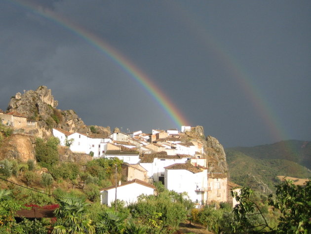 Dubbele regenboog boven Juseu