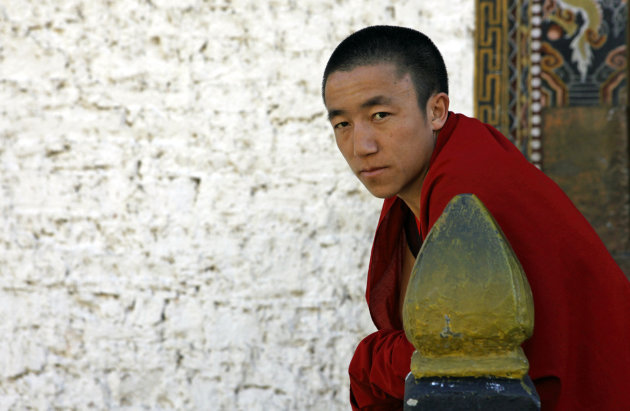 Monnik bij de /dzong van Thimpu