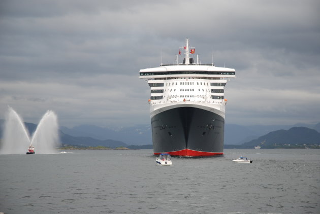 Queen Mary 2 