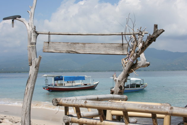 Vieuw vanuit een strandbarretje op Gili Meno (Gili-eilanden bij Lombok)