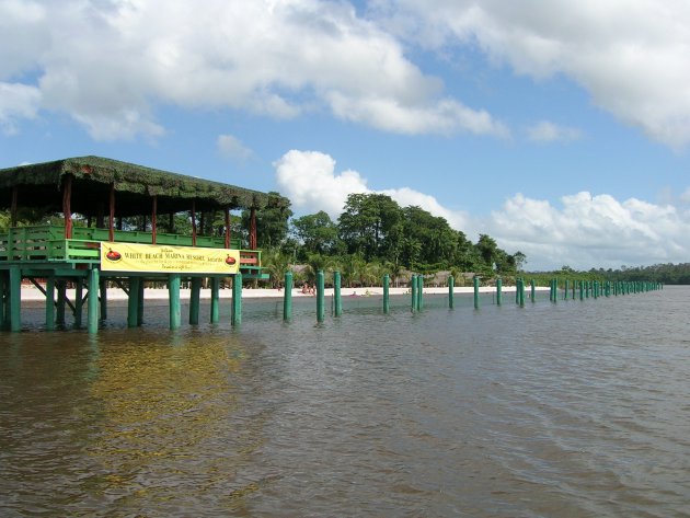 White Beach Marnima Resort, Accaribo