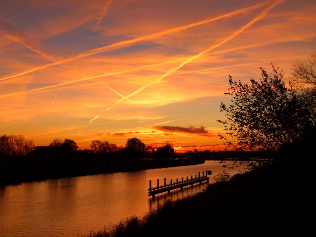 Avondrood vlakbij Amsweer/Weiwerd